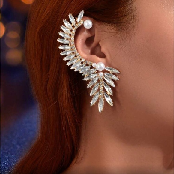 Quiet Luxury Boutique Jewelry - ✨NEW Bridal Elegant gold tone  and Pearl Ear Cuff